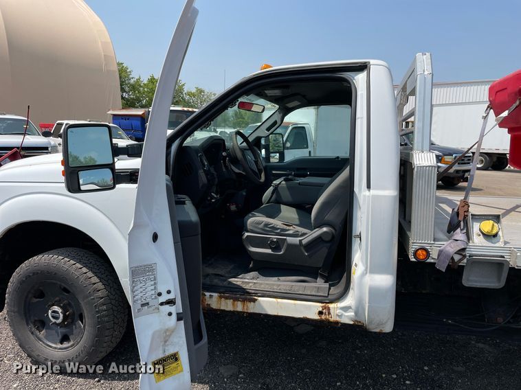 image for item DS8756 2012 Ford F350 Super Duty XL  flatbed pickup truck