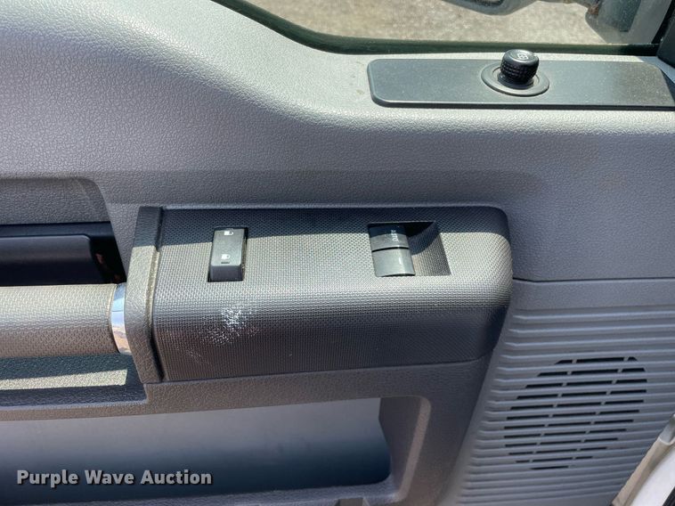 image for item DS8756 2012 Ford F350 Super Duty XL  flatbed pickup truck