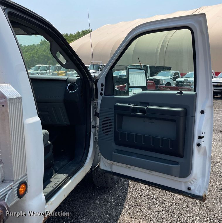 image for item DS8756 2012 Ford F350 Super Duty XL  flatbed pickup truck