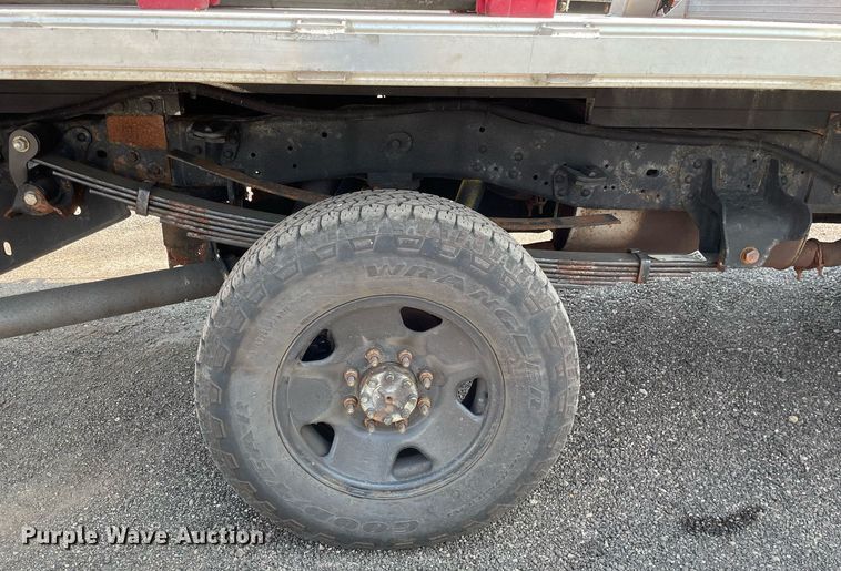 image for item DS8756 2012 Ford F350 Super Duty XL  flatbed pickup truck