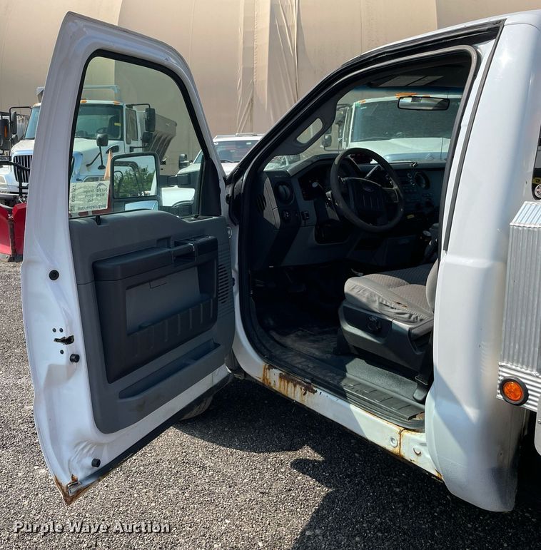 image for item DS8757 2012 Ford F250 Super Duty XL  flatbed pickup truck