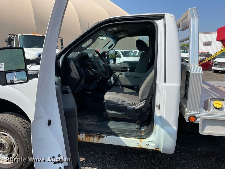 image for item DS8757 2012 Ford F250 Super Duty XL  flatbed pickup truck