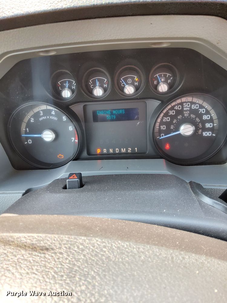 image for item DS8757 2012 Ford F250 Super Duty XL  flatbed pickup truck