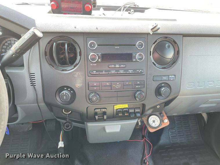 image for item DS8757 2012 Ford F250 Super Duty XL  flatbed pickup truck