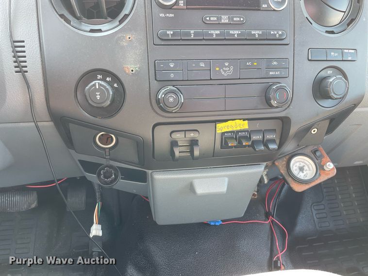 image for item DS8757 2012 Ford F250 Super Duty XL  flatbed pickup truck