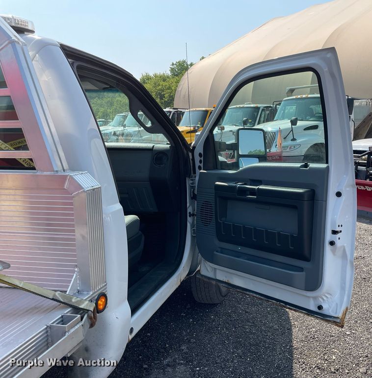 image for item DS8757 2012 Ford F250 Super Duty XL  flatbed pickup truck