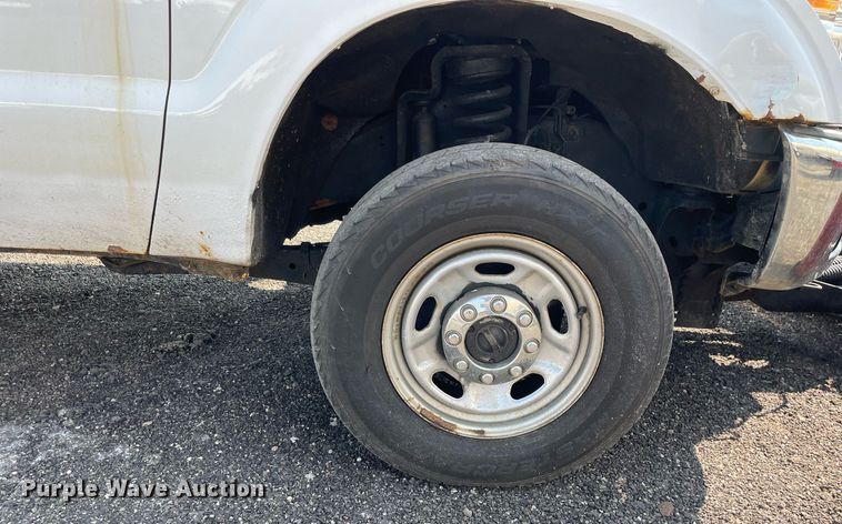 image for item DS8757 2012 Ford F250 Super Duty XL  flatbed pickup truck