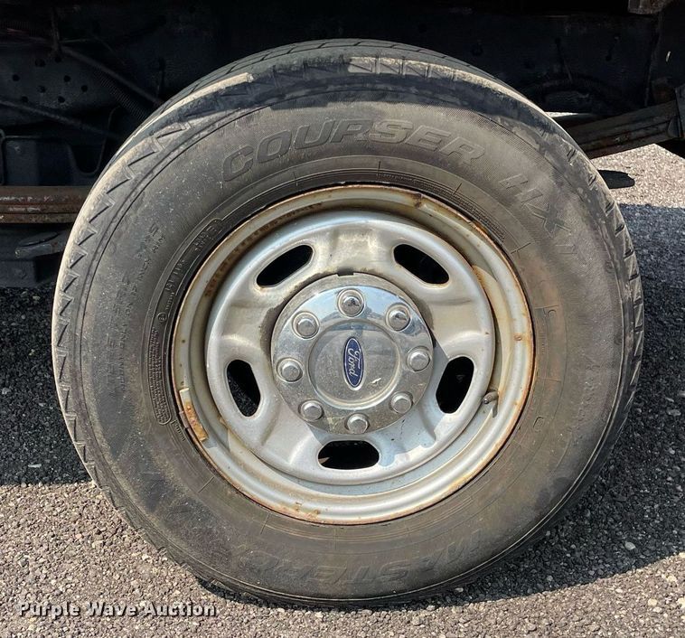 image for item DS8757 2012 Ford F250 Super Duty XL  flatbed pickup truck