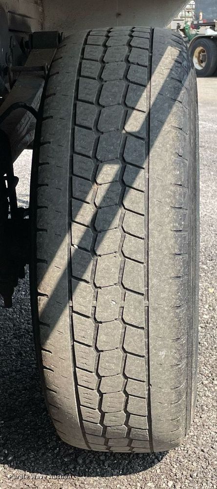 image for item DS8757 2012 Ford F250 Super Duty XL  flatbed pickup truck