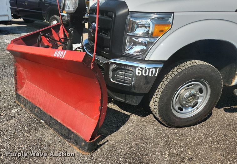 image for item DS8758 2012 Ford F250 Super Duty XL  flatbed pickup truck