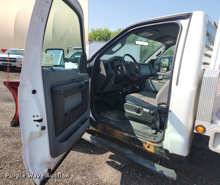 image for item DS8758 2012 Ford F250 Super Duty XL  flatbed pickup truck