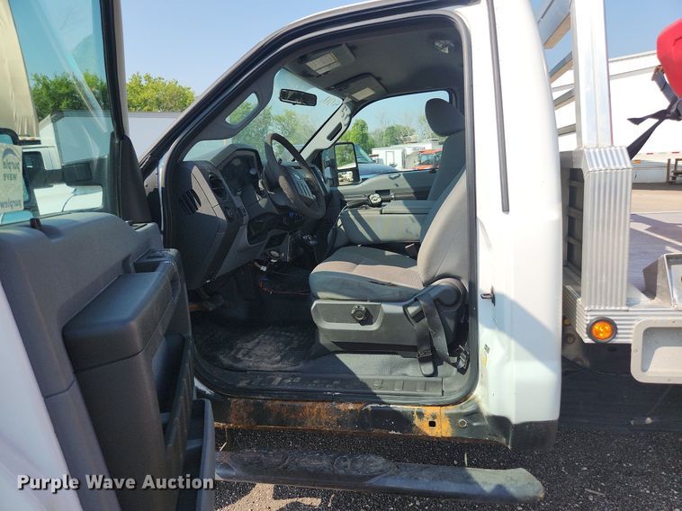 image for item DS8758 2012 Ford F250 Super Duty XL  flatbed pickup truck