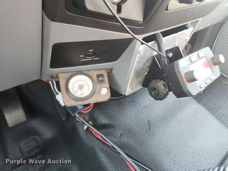 image for item DS8758 2012 Ford F250 Super Duty XL  flatbed pickup truck