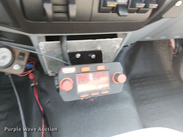 image for item DS8758 2012 Ford F250 Super Duty XL  flatbed pickup truck