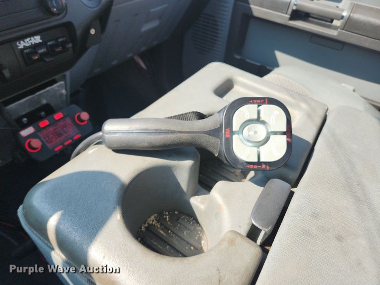 image for item DS8758 2012 Ford F250 Super Duty XL  flatbed pickup truck