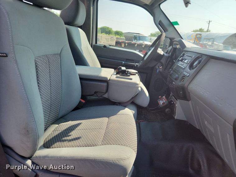 image for item DS8758 2012 Ford F250 Super Duty XL  flatbed pickup truck