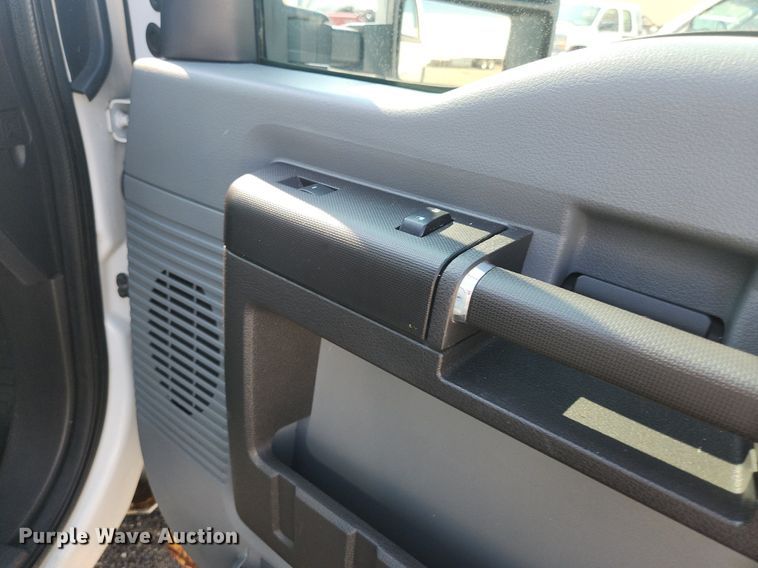 image for item DS8758 2012 Ford F250 Super Duty XL  flatbed pickup truck