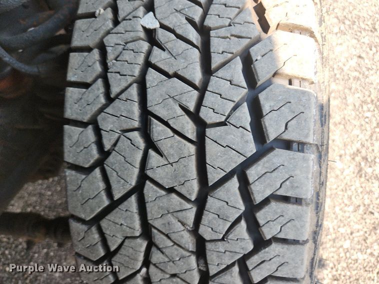 image for item DS8758 2012 Ford F250 Super Duty XL  flatbed pickup truck