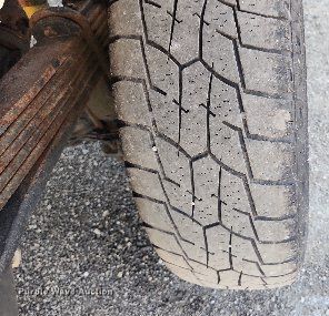 image for item DS8758 2012 Ford F250 Super Duty XL  flatbed pickup truck