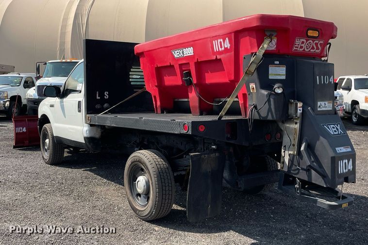 image for item DS8759 2006 Ford F350 Super Duty XL  flatbed pickup truck