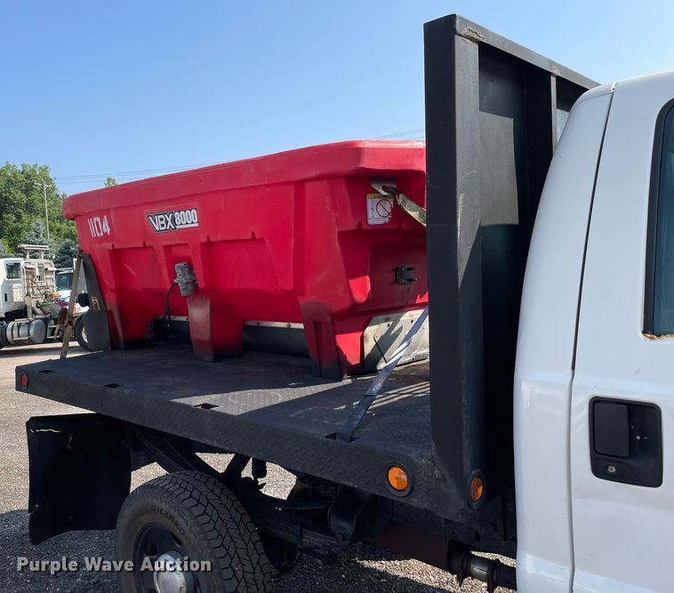 image for item DS8759 2006 Ford F350 Super Duty XL  flatbed pickup truck