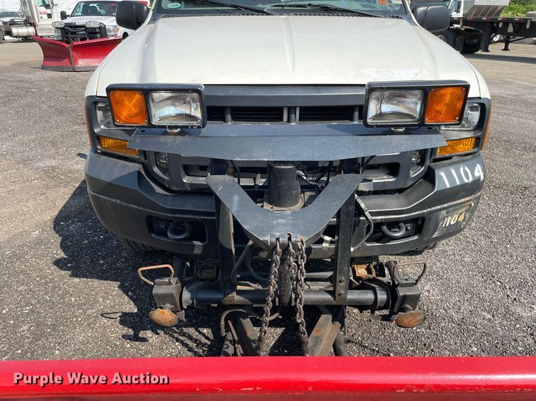 image for item DS8759 2006 Ford F350 Super Duty XL  flatbed pickup truck