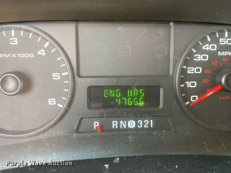 image for item DS8759 2006 Ford F350 Super Duty XL  flatbed pickup truck