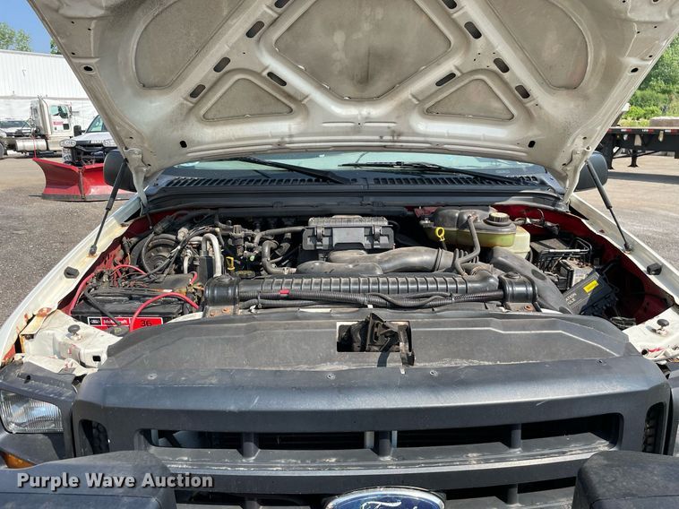 image for item DS8759 2006 Ford F350 Super Duty XL  flatbed pickup truck