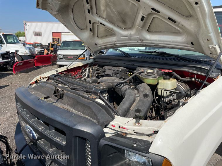 image for item DS8759 2006 Ford F350 Super Duty XL  flatbed pickup truck