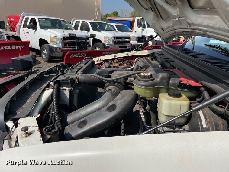 image for item DS8759 2006 Ford F350 Super Duty XL  flatbed pickup truck