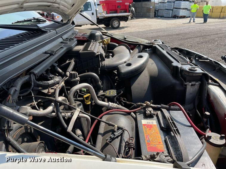 image for item DS8759 2006 Ford F350 Super Duty XL  flatbed pickup truck