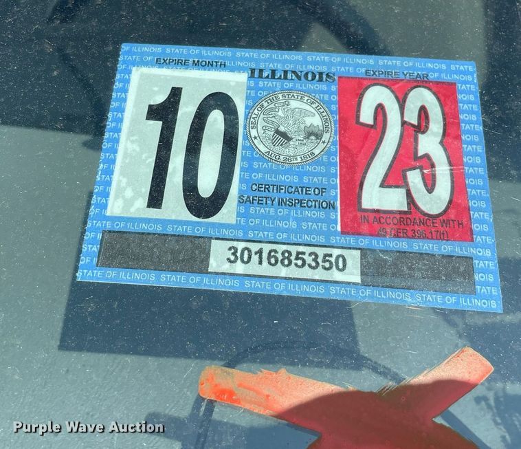 image for item DS8759 2006 Ford F350 Super Duty XL  flatbed pickup truck