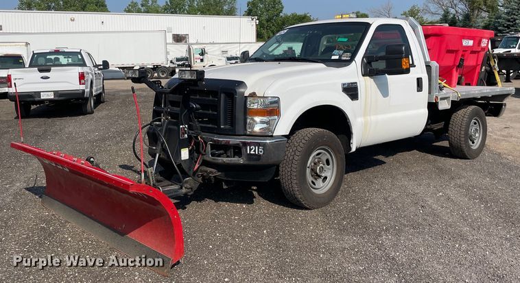 image for item DS8760 2010 Ford F250 Super Duty XL  flatbed pickup truck