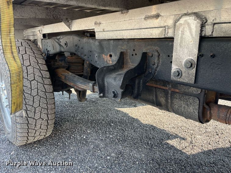 image for item DS8760 2010 Ford F250 Super Duty XL  flatbed pickup truck