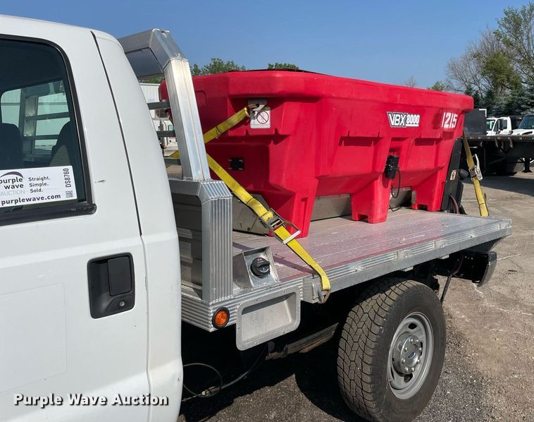 image for item DS8760 2010 Ford F250 Super Duty XL  flatbed pickup truck