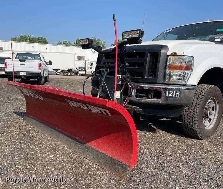 image for item DS8760 2010 Ford F250 Super Duty XL  flatbed pickup truck