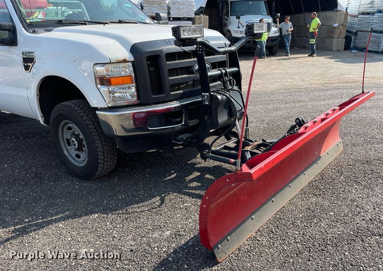 image for item DS8760 2010 Ford F250 Super Duty XL  flatbed pickup truck