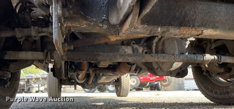 image for item DS8760 2010 Ford F250 Super Duty XL  flatbed pickup truck