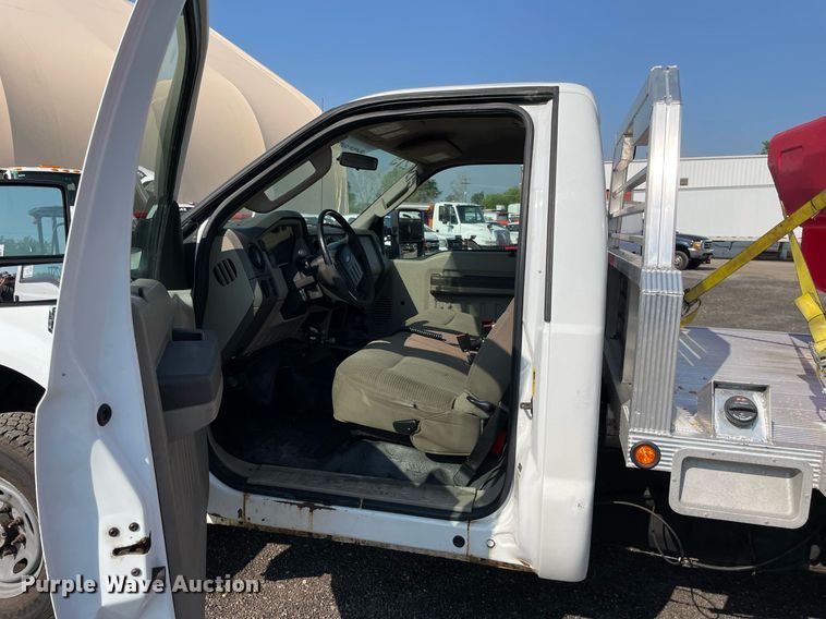image for item DS8760 2010 Ford F250 Super Duty XL  flatbed pickup truck
