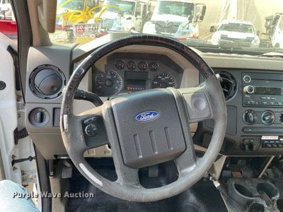 image for item DS8760 2010 Ford F250 Super Duty XL  flatbed pickup truck