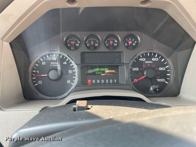 image for item DS8760 2010 Ford F250 Super Duty XL  flatbed pickup truck