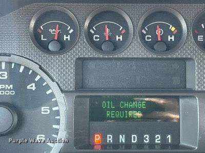 image for item DS8760 2010 Ford F250 Super Duty XL  flatbed pickup truck