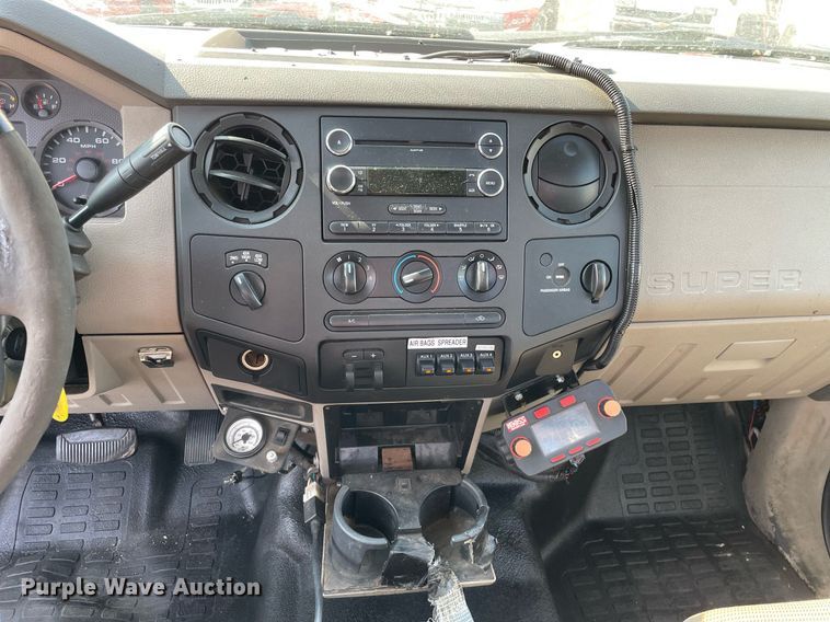 image for item DS8760 2010 Ford F250 Super Duty XL  flatbed pickup truck