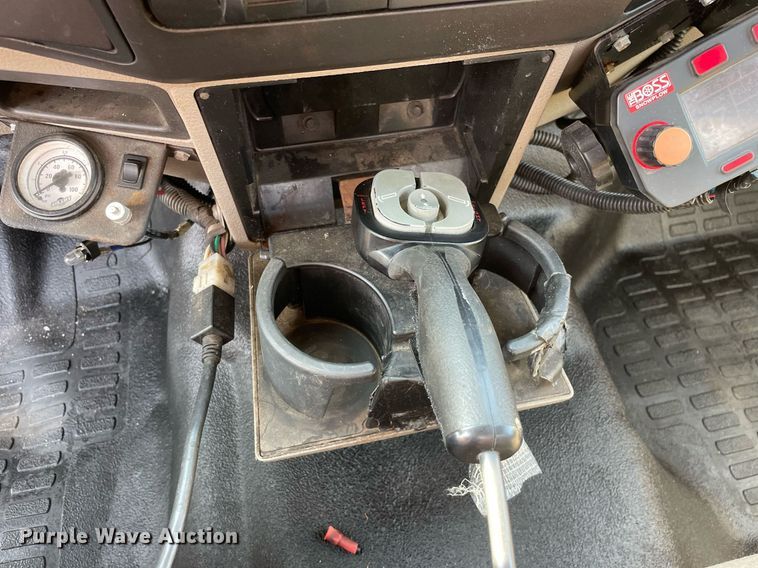 image for item DS8760 2010 Ford F250 Super Duty XL  flatbed pickup truck