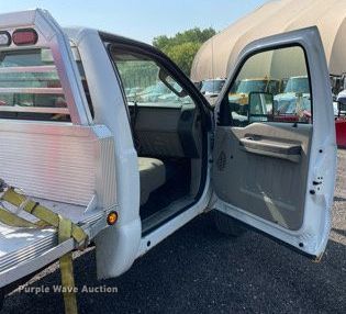 image for item DS8760 2010 Ford F250 Super Duty XL  flatbed pickup truck