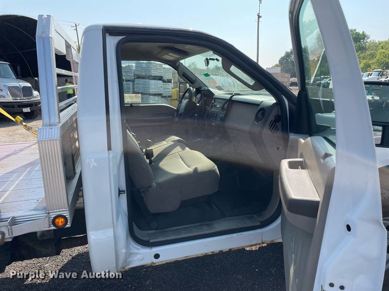 image for item DS8760 2010 Ford F250 Super Duty XL  flatbed pickup truck