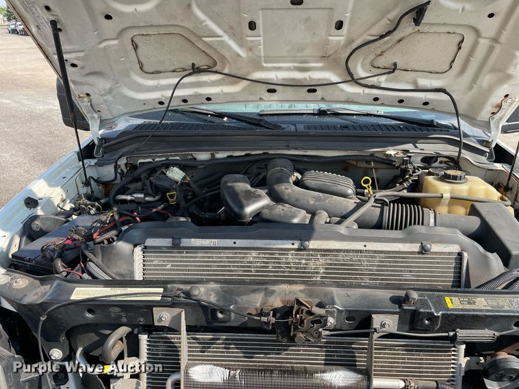 image for item DS8760 2010 Ford F250 Super Duty XL  flatbed pickup truck