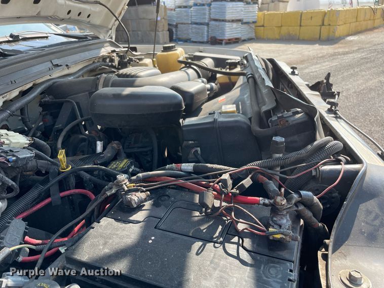 image for item DS8760 2010 Ford F250 Super Duty XL  flatbed pickup truck