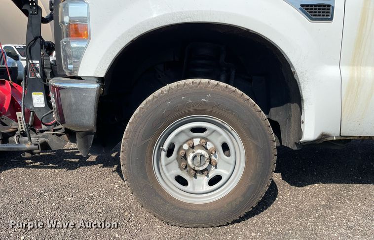 image for item DS8760 2010 Ford F250 Super Duty XL  flatbed pickup truck