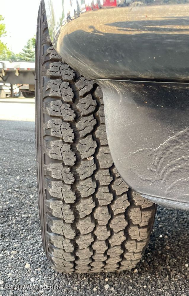 image for item DS8760 2010 Ford F250 Super Duty XL  flatbed pickup truck